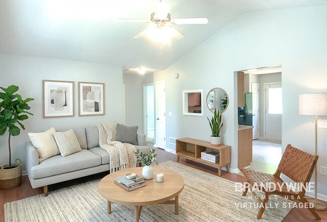 581 Twin Oaks Ln in Dallas, GA - Foto de edificio - Building Photo