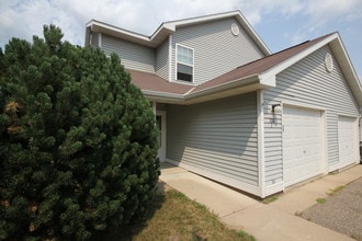 Parkwood Place Townhomes in Park Rapids, MN - Building Photo - Building Photo