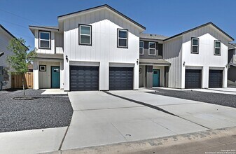 11323 Clearmine St in San Antonio, TX - Building Photo - Building Photo
