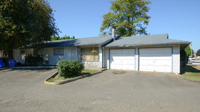 1309 NE 183rd Ave in Portland, OR - Building Photo - Building Photo