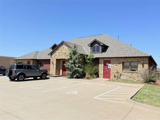 6903 NW 122nd St in Oklahoma City, OK - Building Photo - Building Photo