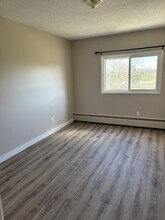 2908-116A 116a Ave NW in Edmonton, AB - Building Photo - Building Photo