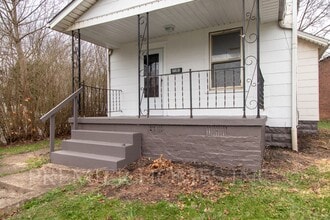 2103 17th St NE in Canton, OH - Building Photo - Building Photo