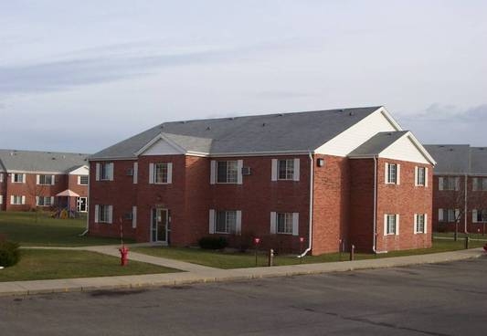Cornell I & II in Watertown, SD - Foto de edificio