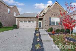 176 Bexley Way in White House, TN - Building Photo