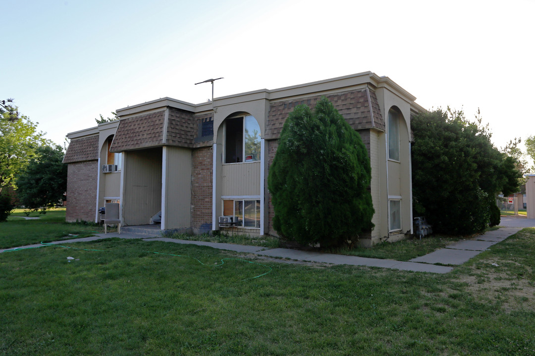 2531 S Lakecrest Dr in West Valley, UT - Building Photo