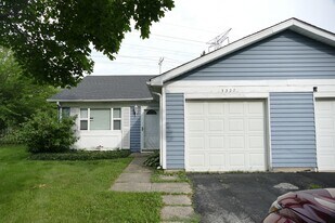 3327 Acorn Ct in Aurora, IL - Building Photo