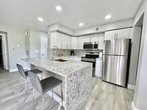 7210 Westpointe Blvd in Orlando, FL - Building Photo - Building Photo