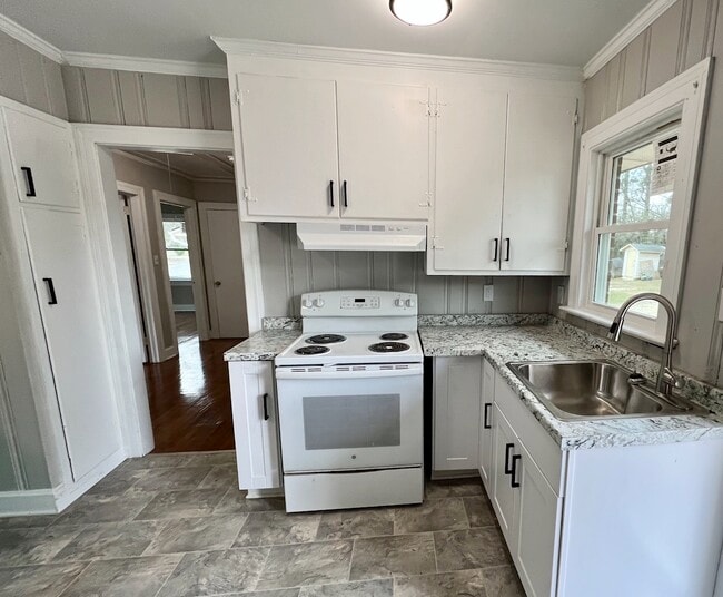 1111 Crawford St S in Wilson, NC - Building Photo - Building Photo