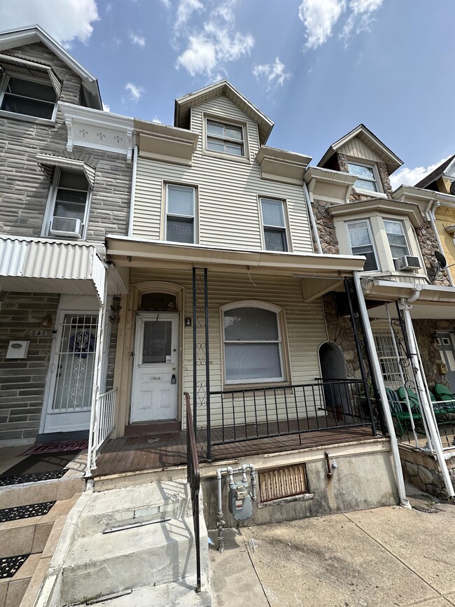 property at 739 Lincoln St