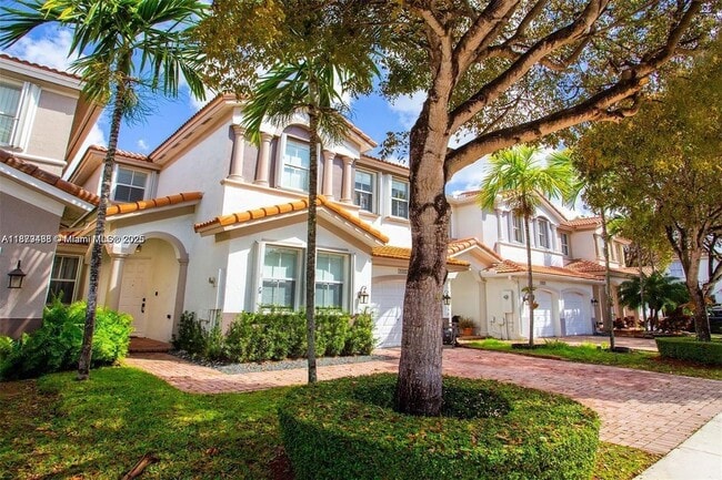 10857 NW 84th St in Doral, FL - Building Photo - Building Photo