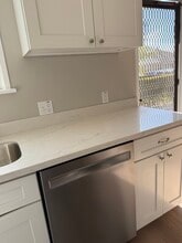 15710 Halldale Ave, Unit A in Gardena, CA - Building Photo - Building Photo