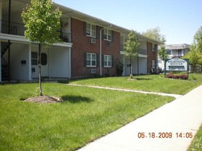 Wilmington House Roscommon Place in Dayton, OH - Foto de edificio - Building Photo