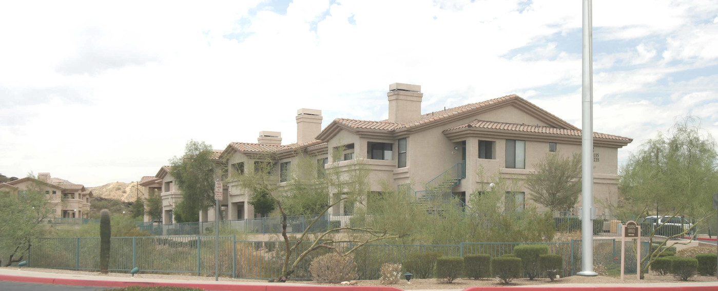 Canyon View in Phoenix, AZ - Building Photo