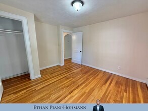 45 Aldrich Rd, Unit A in Watertown, MA - Building Photo - Building Photo