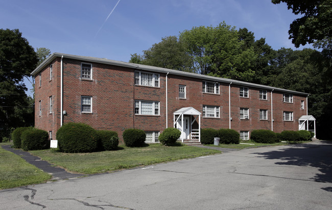 30-32 Chestnut St in Franklin, MA - Foto de edificio - Building Photo