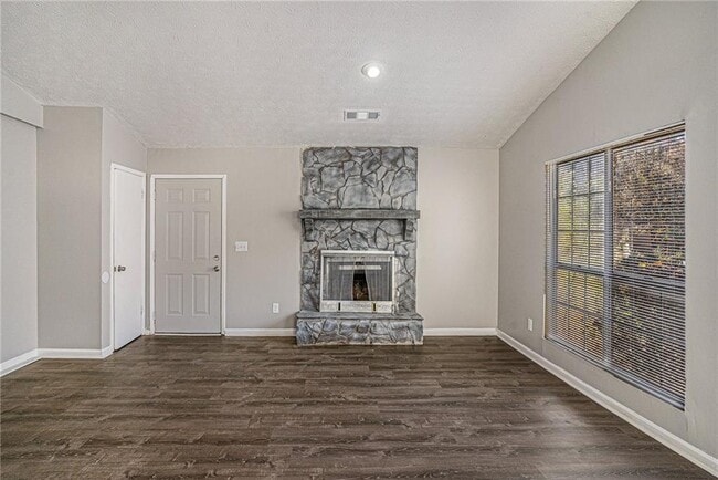 5472 Glen Haven Dr in Atlanta, GA - Building Photo - Building Photo
