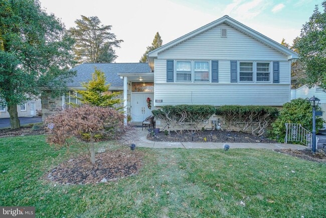 245 Barclay Cir in Cheltenham, PA - Building Photo - Building Photo