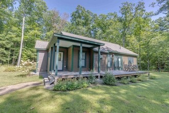 7 Paugus Rd in Holderness, NH - Building Photo - Building Photo