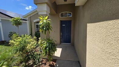 2350 Blue Sapphire Cir in Orlando, FL - Building Photo - Building Photo
