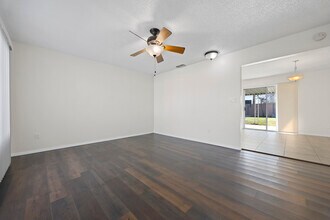 201 Star Ct in Bakersfield, CA - Foto de edificio - Building Photo