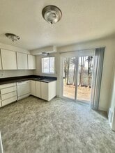 JFJ Properties in Salem, OR - Building Photo - Building Photo