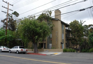 727 Robinson Ave in San Diego, CA - Building Photo - Building Photo