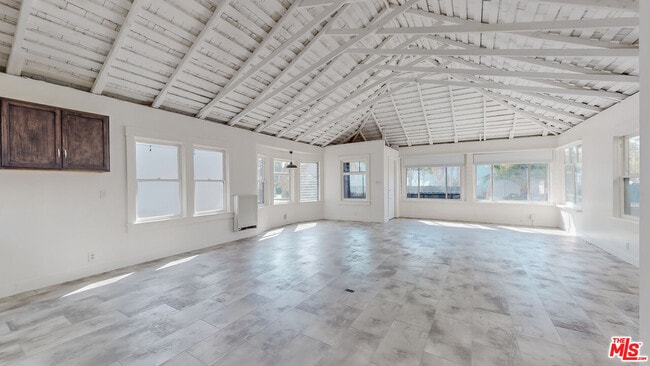 2221 Neilson Way in Santa Monica, CA - Building Photo - Building Photo
