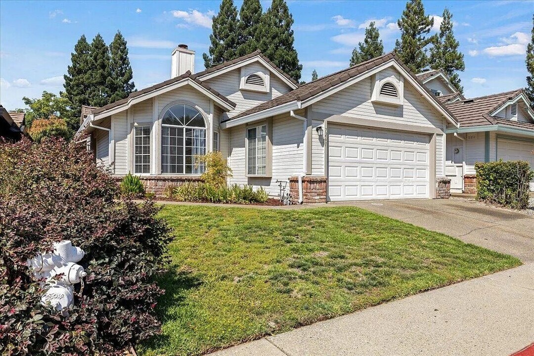 7261 Harbor Way in Granite Bay, CA - Building Photo