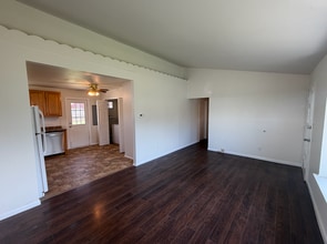 2508 Green Ave in Bristol, PA - Building Photo - Building Photo