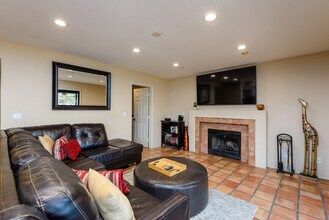 16025 N 58th Pl in Scottsdale, AZ - Building Photo - Building Photo