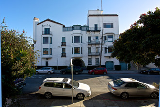 201 Waller St in San Francisco, CA - Building Photo - Building Photo