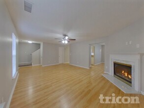 3023 Willamette Valley Dr, Unit 732 in Charlotte, NC - Foto de edificio - Building Photo