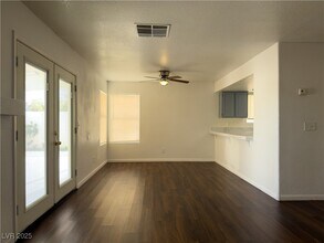 1320 Pacific Terrace Dr in Las Vegas, NV - Building Photo - Building Photo