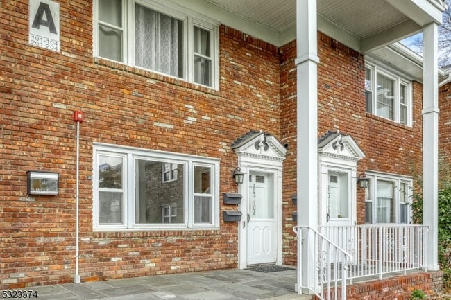 property at 579 Lakeside Ave