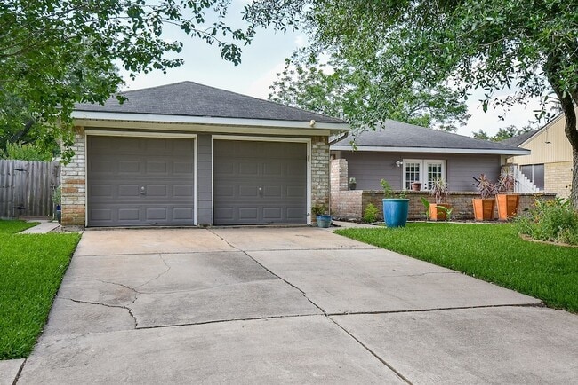 property at 1918 Quail Grove Ln