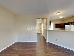 124 Barrington Dr in Mount Holly, NC - Foto de edificio - Building Photo