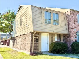 7980 Grove Ridge Dr in Houston, TX - Building Photo