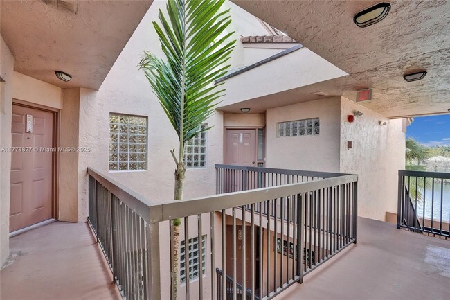 10690 NW 14th St in Plantation, FL - Building Photo - Building Photo
