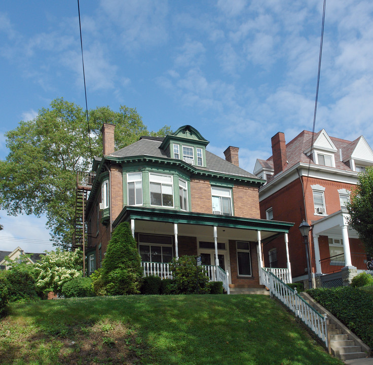 336 S Graham Ave in Pittsburgh, PA - Foto de edificio