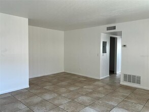 8701 4th St N in St. Petersburg, FL - Building Photo - Building Photo