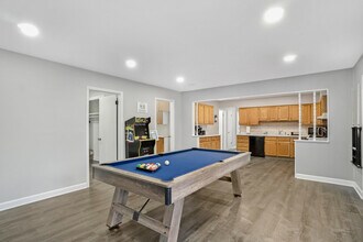 701 E Higgins Rd in Elk Grove Village, IL - Building Photo - Building Photo