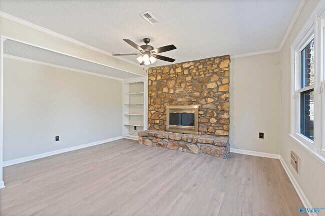 1927 Edenton Dr SW in Huntsville, AL - Building Photo - Building Photo