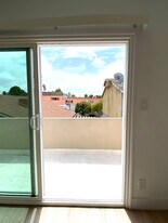 1420 Berkeley St in Santa Monica, CA - Building Photo