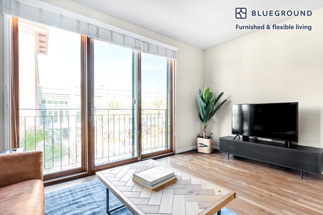 367 Santana Row-Unit -FL1-ID318 in San Jose, CA - Foto de edificio - Building Photo