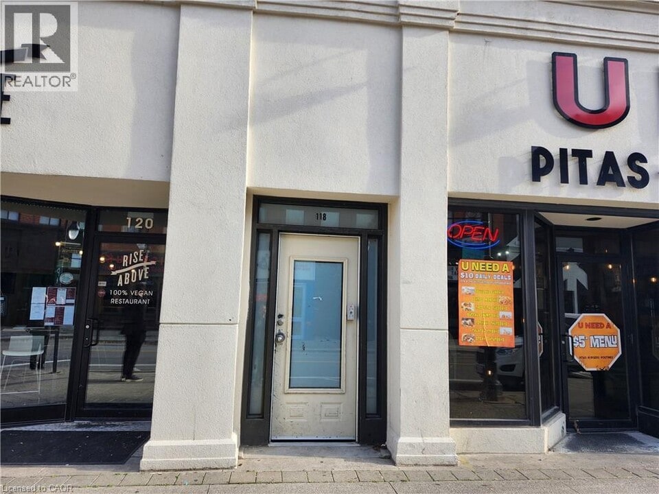 118 St Paul St in St Catharines, ON - Building Photo