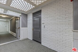 1260 S Beverly Glen Blvd in Los Angeles, CA - Building Photo - Building Photo