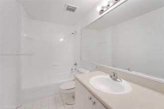 5091 NW 7th St, Unit 1 in Miami, FL - Building Photo - Building Photo