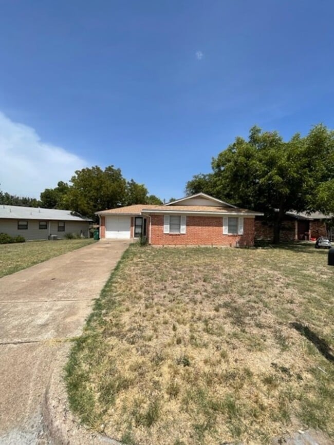 816 Horseshoe Dr in Beverly Hills, TX - Building Photo - Building Photo