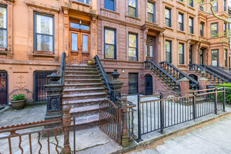 182 Macdonough St in Brooklyn, NY - Building Photo - Building Photo